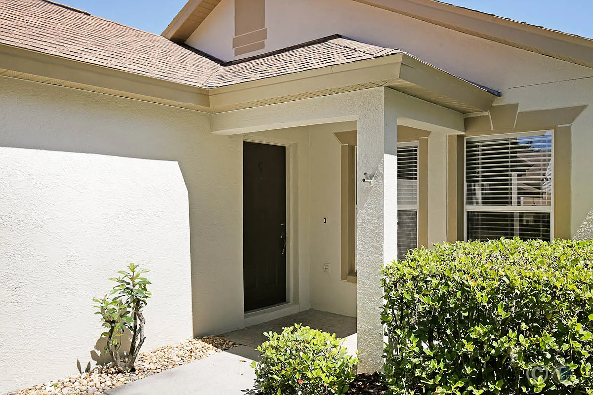 5726 Tanagerlake Rd | FishHawk Ranch — Photo 2