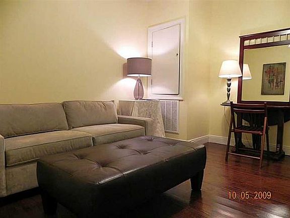 4th image of 620 Dauphine St #1