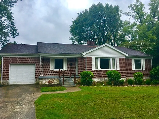 625 Oaklawn Way photo 1