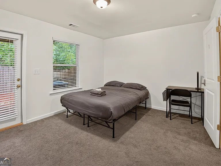 865 Society Cir SW — Photo 3