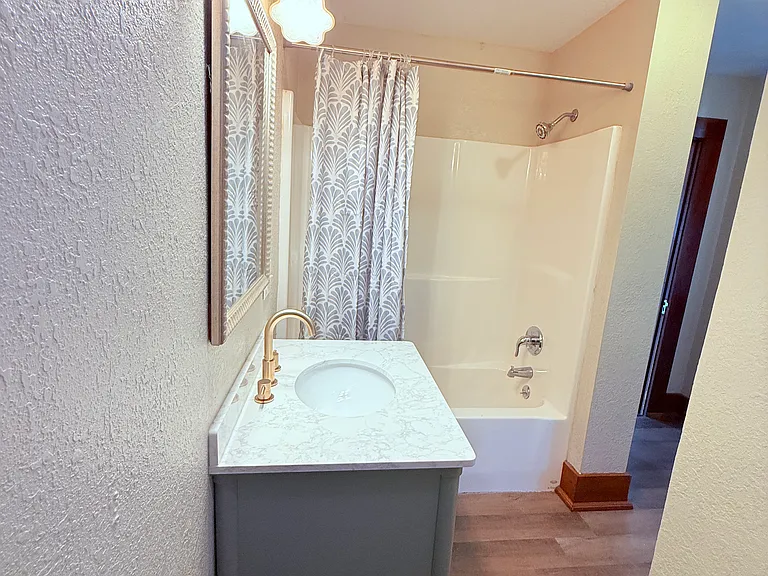 434 S Perry St — Photo 16