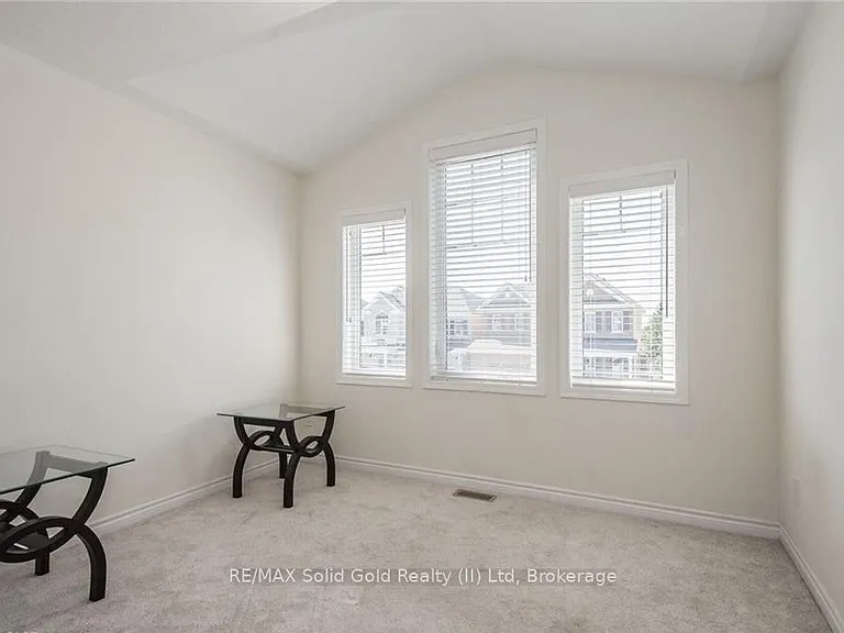 48 Pointer St — Photo 26