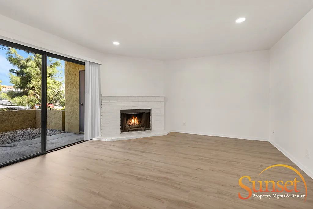 2 bed, 1050 sqft, $3,895 — Photo 1