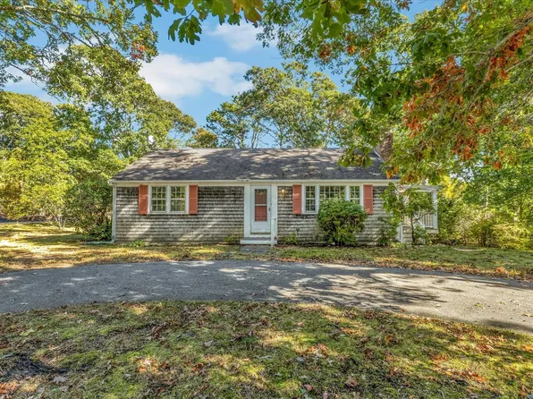 31 Surrey Ln, Harwich, MA 02645