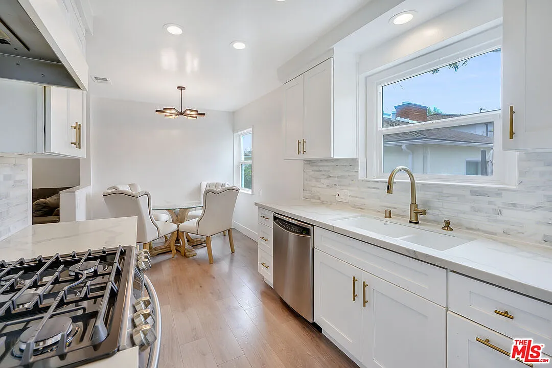 4 bed, 3.0 bath, 2240 sqft, $9,500 — Photo 3