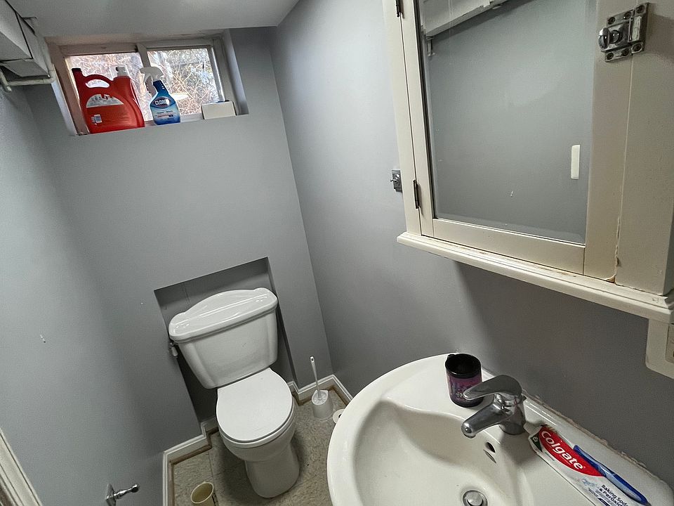 2nd image of 704 N Wakefield St APT A