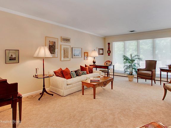 2nd image of 24 Park Dr E
