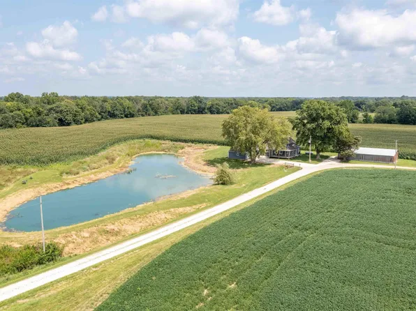 9016 E Deer Track Rd, Ellisville, IL 61431