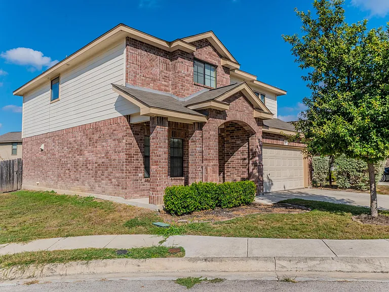 11415 Roadrunner — Photo 21