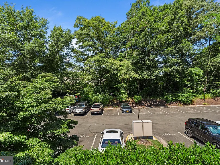 2221 Lovedale Ln #I — Photo 41