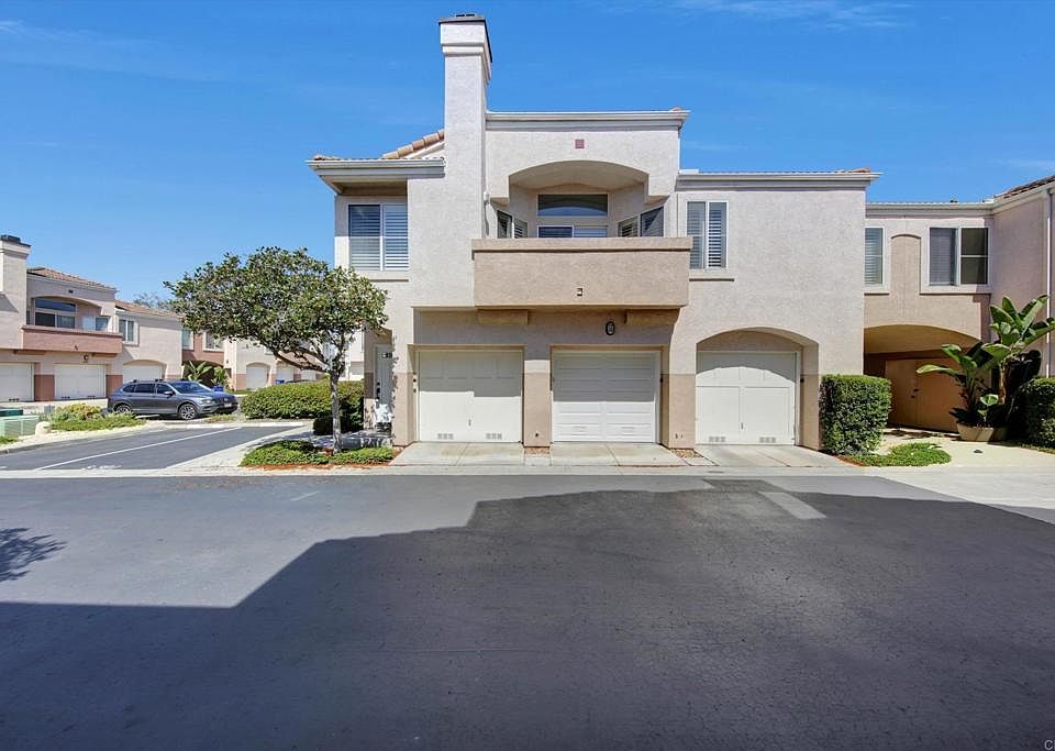 1st image of 400 Sanibelle Cir Unit 1