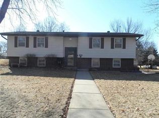 1719 N 12th St, Beatrice, NE 68310