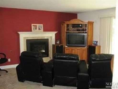 3rd image of 3319 Shadow Hill Ln