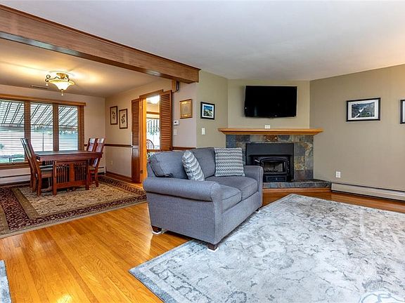 4th image of 50 Dale Dr
