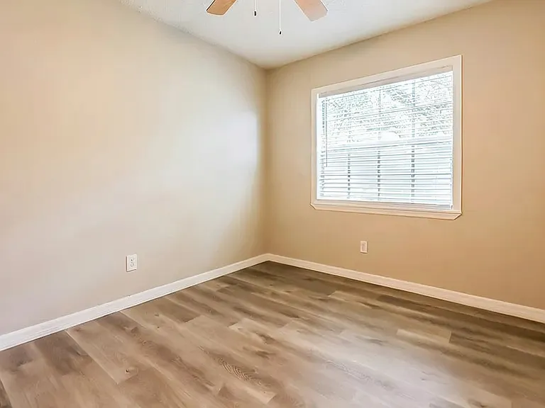 2122 Ramblewood Ln — Photo 11