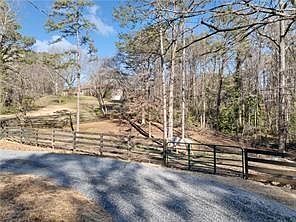 5th image of 428 Dogwood Dr #3
