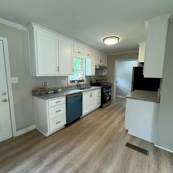 119 Dobbins Cir — Photo 10