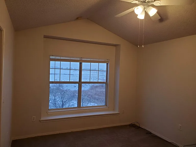 2145 Eagle Ave — Photo 9