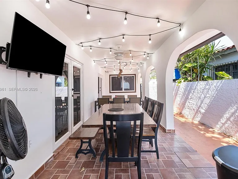 2430 SW 22nd Ter — Photo 41