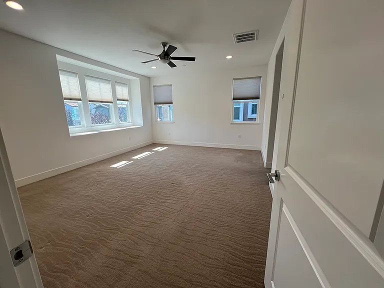 843 Barney Cmn — Photo 29