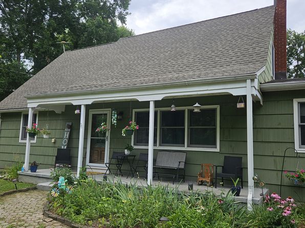 36 Greenbrook Dr