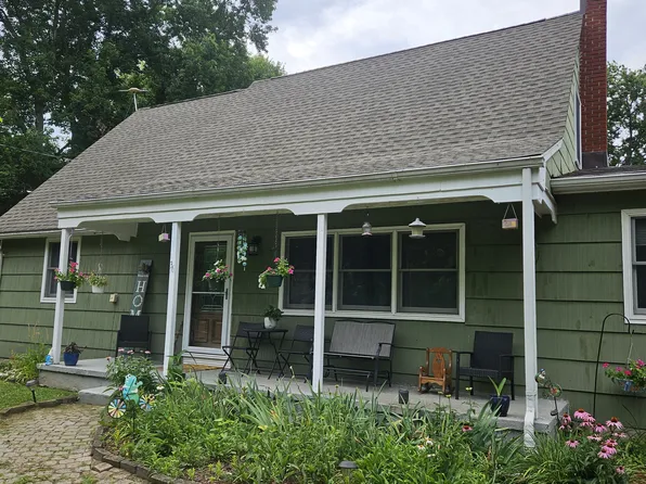 36 Greenbrook Dr, East Windsor, NJ 08512