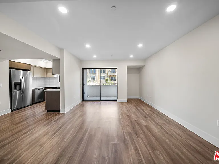 5030 Rosewood Ave #304 — Photo 8
