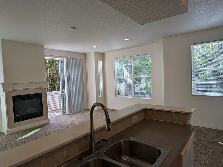 Halsey East Townhomes — Photo 280