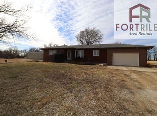 1554 3325th Ave, Abilene, KS 67410