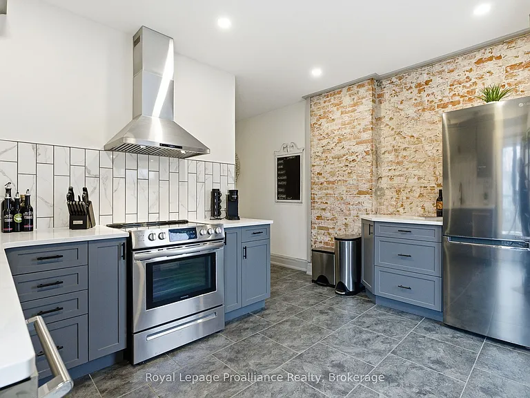 300 George St #UPPER — Photo 7