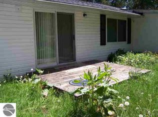 8866 Coolidge Ave, Farwell, MI 48622