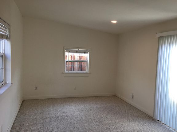 5th image of 1052 Sylvan Dr