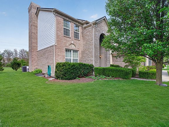3rd image of 9326 Windrift Way