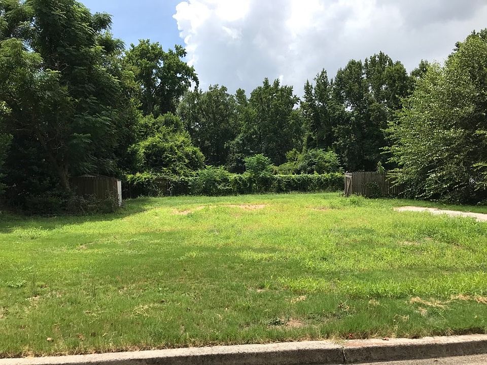 2nd image of 3420 Middleton Dr