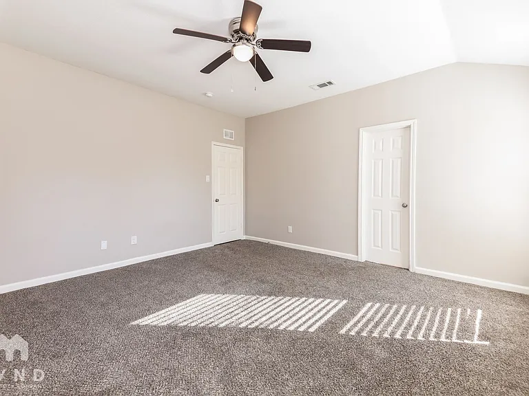 729 Mahogany Dr — Photo 10