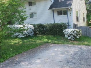 5719 Denfield Rd, Rockville, MD 20851