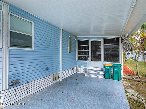 2nd image of 355 Dolphin Cir