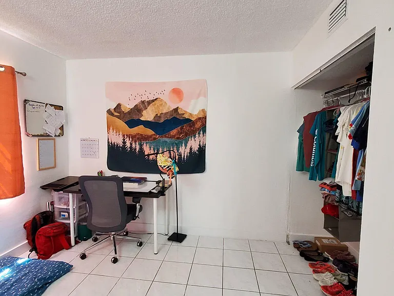 Guess Room 2
