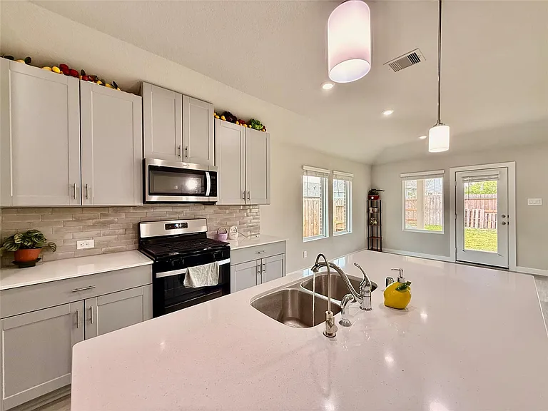 6415 Brazos Trail Dr — Photo 11
