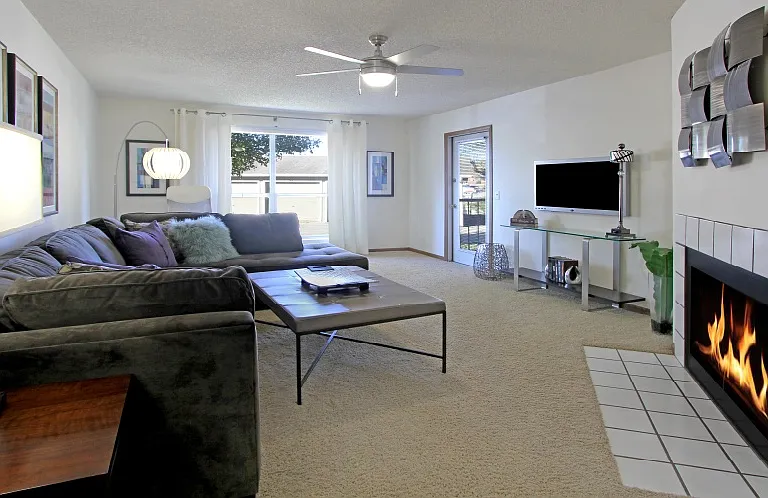 LionsGate Apartments — Photo 12