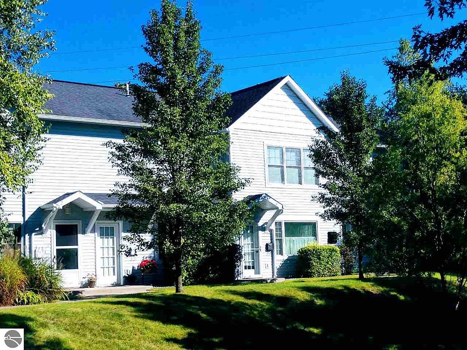 1st image of 715B Lake Ave