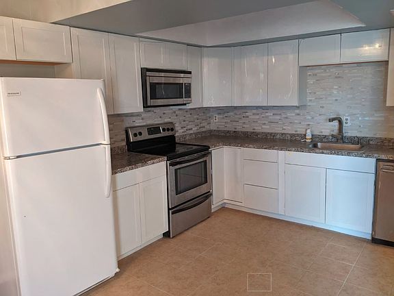 3rd image of 2409 Alister Ct #1