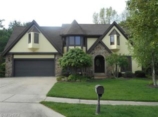 106 Poolside Ln, Dover, OH 44622