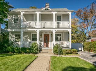 37 Cooper Ln, Larchmont, NY 10538