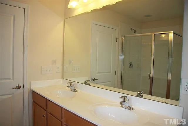 1013 Semora Ln — Photo 17