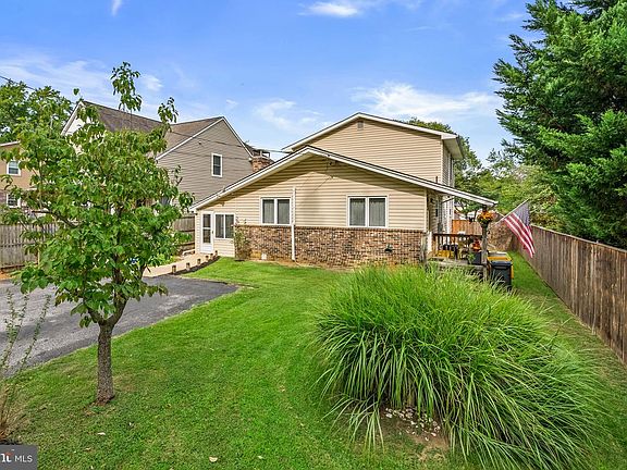 2nd image of 3548 Loch Haven Dr