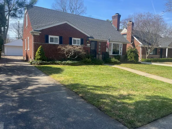 341 Belanger St, Grosse Pointe Farms, MI 48236