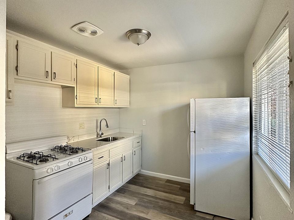 1st image of 1523 8th Ave APT A