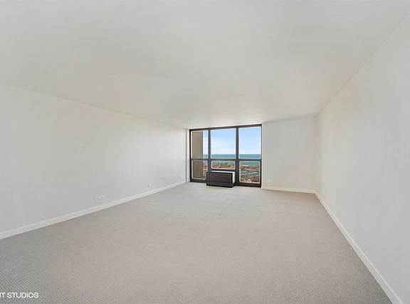 2nd image of 2502 N Lakeview Ave #2303