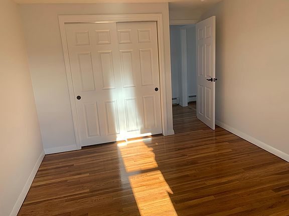 2nd image of 10 Barry St